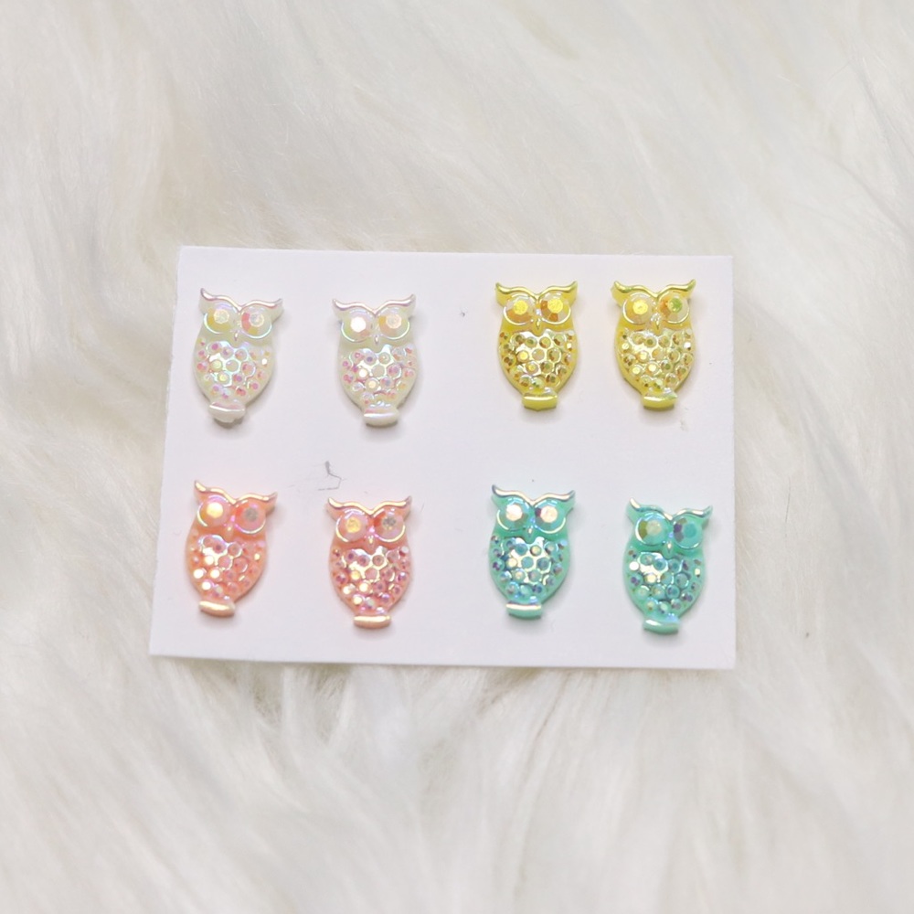 4 Iridescent Owl Plastic Stud Earrings Cute - Picture 2 of 8
